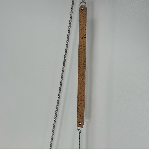 NWOT Corkor Crossbody Cork Purse Handmade In PORTUGAL Silver Strap And Hardware - Picture 4 of 11